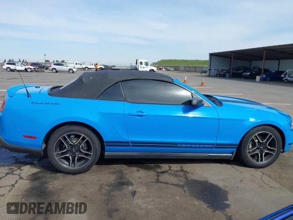 ✅ 2011 Ford Mustang V6 • VIN: 1ZVBP8EM9B5120722 • Лот: 41762103. Опубликован ранее на IAAI с пробегом 203 483 миль. Бесплатный доступ к архиву аукционных продаж из США и подробный отчёт об истории автомобиля на DreamBid. Изображение 13.
