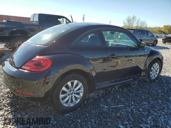 ✅ 2016 Volkswagen Beetle Fleet Edition • VIN: 3VWF17AT6GM610594 • Lot: 91434175. Listed on Copart with 43,592 mi. Free auction sales archive from the USA and detailed vehicle history report at DreamBid. Image 3.