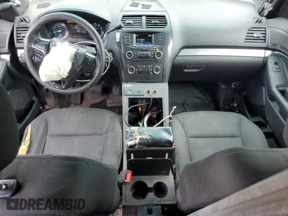 ✅ 2016 Ford Police Interceptor Utility • VIN: 1FM5K8ARXGGC61385 • Lot: 71236065. Listed on Copart with 112,970 mi. Free auction sales archive from the USA and detailed vehicle history report at DreamBid. Image 8.