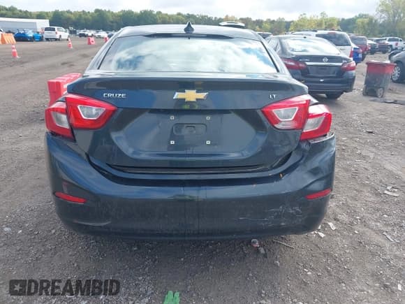 ✅ 2018 Chevrolet Cruze LT • VIN: 1G1BE5SM0J7209778 • Лот: 43290097. Опубликован ранее на IAAI с пробегом 47 625 миль. Бесплатный доступ к архиву аукционных продаж из США и подробный отчёт об истории автомобиля на DreamBid. Изображение 16.