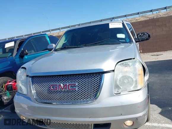 ✅ 2011 GMC Yukon XL Denali • VIN: 1GKS2MEF8BR285394 • Лот: 42925930. Опубликован ранее на IAAI с пробегом 175 188 миль. Бесплатный доступ к архиву аукционных продаж из США и подробный отчёт об истории автомобиля на DreamBid. Изображение 11.