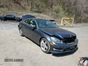 ✅ 2013 Mercedes-Benz C 250 • VIN: WDDGJ4HB4DF996985 • Lot: 53856745. Wystawiony na Copart z przebiegiem 80 198 mil. Bezpłatny archiwum sprzedaży aukcyjnych z USA i szczegółowy raport historii pojazdu na DreamBid. Zdjęcie 13.