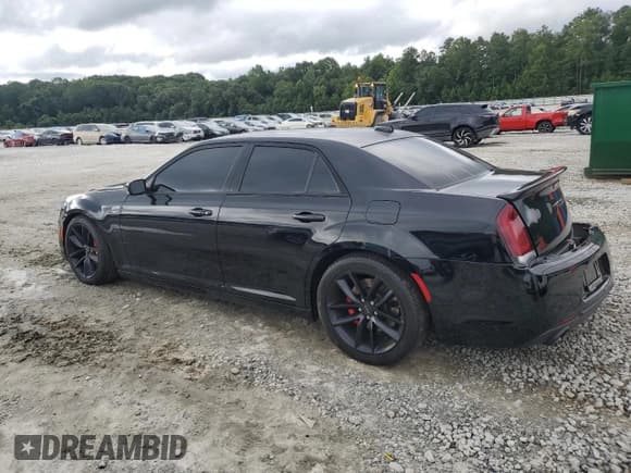✅ 2023 Chrysler 300 C • VIN: 2C3CCAPJ0PH501103 • Лот: 67684695. Опубликован ранее на Copart с пробегом 32 633 миль. Бесплатный доступ к архиву аукционных продаж из США и подробный отчёт об истории автомобиля на DreamBid. Изображение 2.