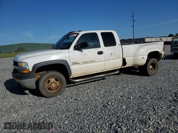 ✅ 2002 Chevrolet Silverado 3500 LS • VIN: 1GCJK391X2E173753 • Lot: 58004135. Listed on Copart with 378,810 mi. Free auction sales archive from the USA and detailed vehicle history report at DreamBid. Image 1.