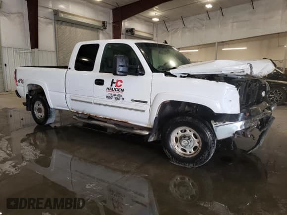 ✅ 2006 Chevrolet Silverado 2500HD Work Truck • VIN: 1GCHK29U66E132156 • Lot: 75212864. Wystawiony na Copart z przebiegiem 211 570 mil. Bezpłatny archiwum sprzedaży aukcyjnych z USA i szczegółowy raport historii pojazdu na DreamBid. Zdjęcie 4.