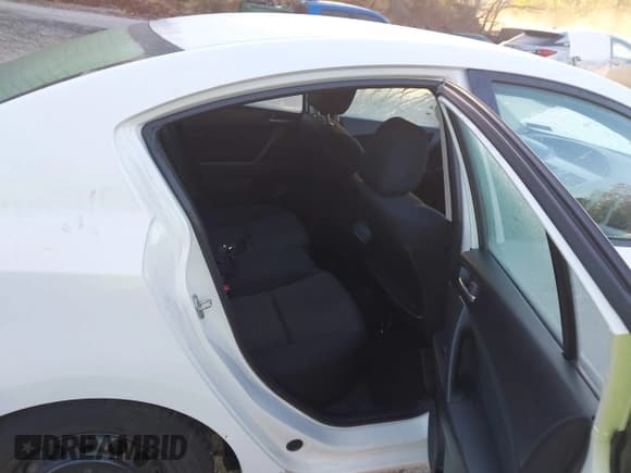 ✅ 2012 Mazda 3 i Sport • VIN: JM1BL1UG4C1551687 • Lot: 43390051. Wystawiony na IAAI z przebiegiem 139 705 mil. Bezpłatny archiwum sprzedaży aukcyjnych z USA i szczegółowy raport historii pojazdu na DreamBid. Zdjęcie 8.