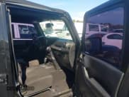 ✅ 2016 Jeep Wrangler Unlimited Sport • VIN: 1C4BJWDG9GL305554 • Lot: 43349335. Wystawiony na IAAI z przebiegiem 194 530 mil. Bezpłatny archiwum sprzedaży aukcyjnych z USA i szczegółowy raport historii pojazdu na DreamBid. Zdjęcie 5.