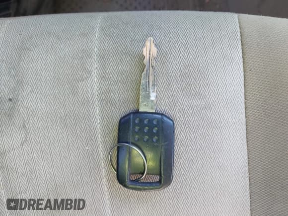 ✅ 2006 Mercury Mariner Convenience • VIN: 4M2YU56Z86KJ00414 • Лот: 41251382. Опубликован ранее на IAAI с пробегом 226 013 миль. Бесплатный доступ к архиву аукционных продаж из США и подробный отчёт об истории автомобиля на DreamBid. Изображение 11.