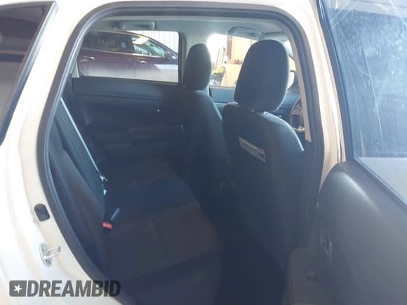 ✅ 2018 Mitsubishi Outlander ES • VIN: JA4AR3AU9JU015100 • Lot: 41698813. Listed on IAAI with 70,391 mi. Free auction sales archive from the USA and detailed vehicle history report at DreamBid. Image 8.