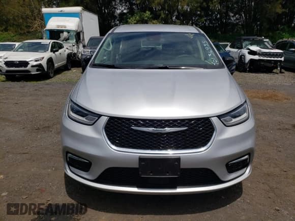 ✅ 2024 Chrysler Pacifica Hybrid Select • VIN: 2C4RC1S71RR166741 • Lot: 70136935. Listed on Copart with 17,555 mi. Free auction sales archive from the USA and detailed vehicle history report at DreamBid. Image 5.