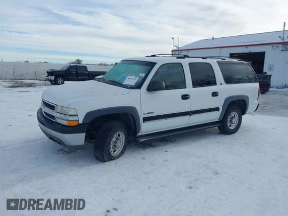 ✅ 2000 Chevrolet Suburban LT • VIN: 3GNGK26U0YG223877 • Лот: 38575224. Опубликован ранее на IAAI с пробегом 237 704 миль. Бесплатный доступ к архиву аукционных продаж из США и подробный отчёт об истории автомобиля на DreamBid. Изображение 2.
