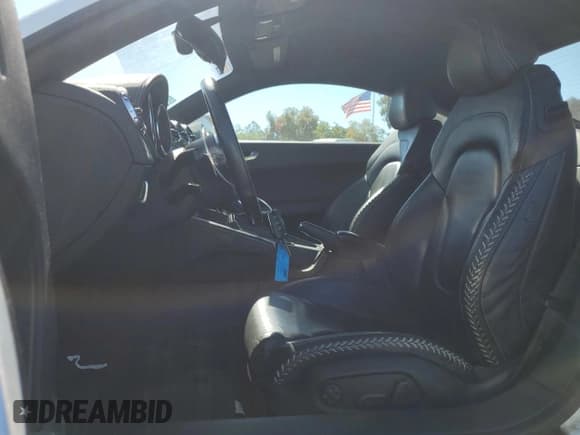 ✅ 2009 Audi TTS Prestige • VIN: TRUUF38J591025357 • Лот: 75900564. Опубликован ранее на Copart с пробегом 100 067 миль. Бесплатный доступ к архиву аукционных продаж из США и подробный отчёт об истории автомобиля на DreamBid. Изображение 7.