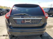 ✅ 2015 Volvo XC60 T6 R-Design Platinum • VIN: YV4902RH5F2617934 • Lot: 68370505. Wystawiony na Copart z przebiegiem 109 889 mil. Bezpłatny archiwum sprzedaży aukcyjnych z USA i szczegółowy raport historii pojazdu na DreamBid. Zdjęcie 6.