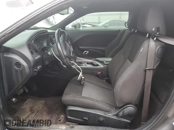 ✅ 2018 Dodge Challenger SXT Plus • VIN: 2C3CDZAG2JH339149 • Lot: 37166524. Wystawiony na Copart z przebiegiem 65 277 mil. Bezpłatny archiwum sprzedaży aukcyjnych z USA i szczegółowy raport historii pojazdu na DreamBid. Zdjęcie 7.