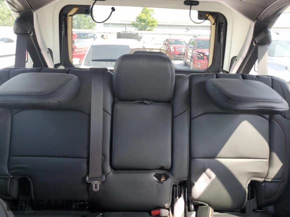 ✅ 2024 Jeep Wrangler Rubicon X • VIN: 1C4RJXFG3RW287944 • Lot: 61948925. Wystawiony na Copart z przebiegiem 4 739 mil. Bezpłatny archiwum sprzedaży aukcyjnych z USA i szczegółowy raport historii pojazdu na DreamBid. Zdjęcie 10.