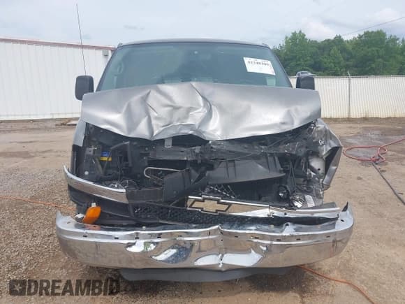 ✅ 2012 Chevrolet Express Passenger 1LT • VIN: 1GAZG1FAXC1179373 • Lot: 42348209. Wystawiony na IAAI z przebiegiem 112 719 mil. Bezpłatny archiwum sprzedaży aukcyjnych z USA i szczegółowy raport historii pojazdu na DreamBid. Zdjęcie 13.