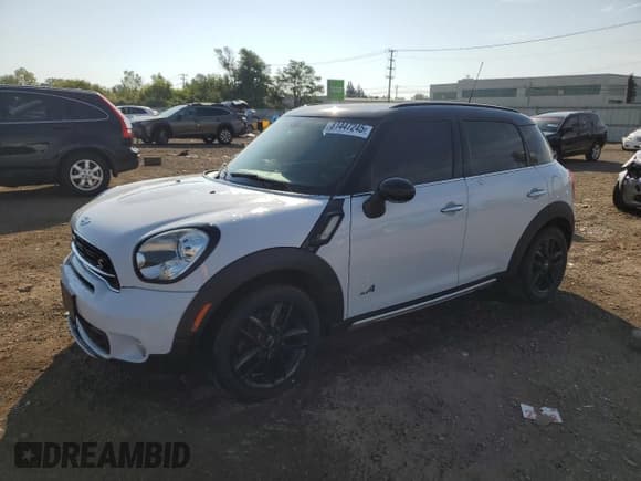 ✅ 2016 MINI Countryman S • VIN: WMWZC5C50GWU02107 • Lot: 81447245. Listed on Copart with 90,531 mi. Free auction sales archive from the USA and detailed vehicle history report at DreamBid. Image 1.