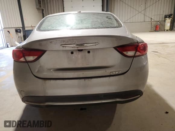 ✅ 2015 Chrysler 200 Limited • VIN: 1C3CCCABXFN758630 • Лот: 92956755. Опубликован ранее на Copart с пробегом 132 729 миль. Бесплатный доступ к архиву аукционных продаж из США и подробный отчёт об истории автомобиля на DreamBid. Изображение 6.