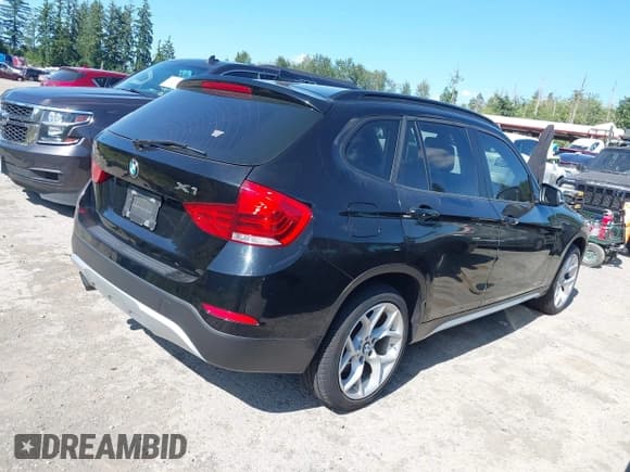 ✅ 2013 BMW X1 xDrive35i • VIN: WBAVM5C54DVV90935 • Lot: 42640554. Wystawiony na IAAI z przebiegiem 188 871 mil. Bezpłatny archiwum sprzedaży aukcyjnych z USA i szczegółowy raport historii pojazdu na DreamBid. Zdjęcie 4.