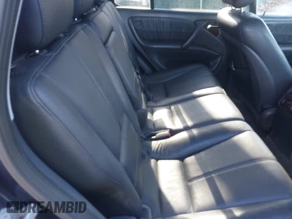 ✅ 2004 Mercedes-Benz M 350 • VIN: 4JGAB57E74A468252 • Lot: 41706046. Listed on IAAI with 126,119 mi. Free auction sales archive from the USA and detailed vehicle history report at DreamBid. Image 8.