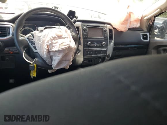 ✅ 2017 Nissan Titan SV • VIN: 1N6AA1F25HN549415 • Лот: 64027474. Опубликован ранее на Copart с пробегом 186 736 миль. Бесплатный доступ к архиву аукционных продаж из США и подробный отчёт об истории автомобиля на DreamBid. Изображение 8.