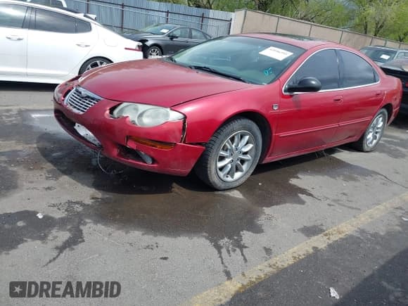 ✅ 2003 Chrysler 300M M • VIN: 2C3AE66G83H567901 • Lot: 42046395. Wystawiony na IAAI z przebiegiem 136 857 mil. Bezpłatny archiwum sprzedaży aukcyjnych z USA i szczegółowy raport historii pojazdu na DreamBid. Zdjęcie 2.