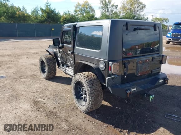 ✅ 2007 Jeep Wrangler X • VIN: 1J8FA24147L230762 • Lot: 43499018. Listed on IAAI with Not provided. Free auction sales archive from the USA and detailed vehicle history report at DreamBid. Image 3.