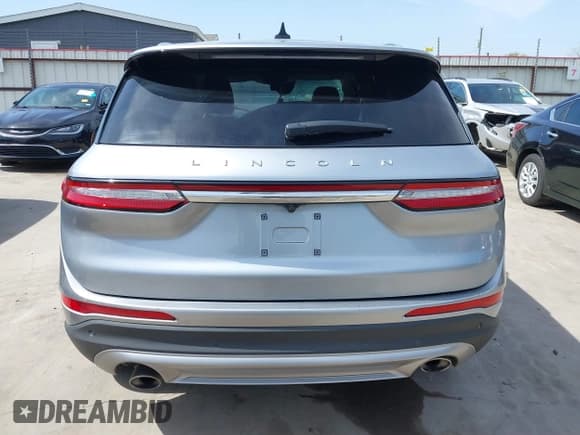 ✅ 2022 Lincoln Corsair Standard • VIN: 5LMCJ1C92NUL34355 • Lot: 41813479. Wystawiony na IAAI z przebiegiem 27 847 mil. Bezpłatny archiwum sprzedaży aukcyjnych z USA i szczegółowy raport historii pojazdu na DreamBid. Zdjęcie 20.