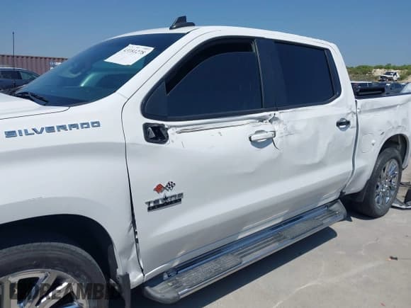✅ 2020 Chevrolet Silverado 1500 LT • VIN: 3GCPWCED6LG245735 • Lot: 43181278. Wystawiony na IAAI z przebiegiem 48 093 mil. Bezpłatny archiwum sprzedaży aukcyjnych z USA i szczegółowy raport historii pojazdu na DreamBid. Zdjęcie 6.