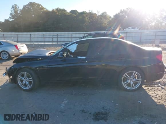 ✅ 2013 BMW 3 Series 328i • VIN: WBA3A5C59DF600935 • Lot: 43484260. Listed on IAAI with 180,924 mi. Free auction sales archive from the USA and detailed vehicle history report at DreamBid. Image 13.