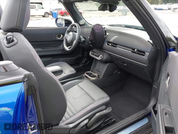 ✅ 2025 MINI Convertible Cooper S • VIN: WMW23GX01S2X08664 • Lot: 42506008. Listed on IAAI with 1,641 mi. Free auction sales archive from the USA and detailed vehicle history report at DreamBid. Image 5.