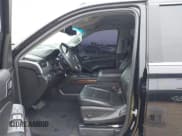 ✅ 2020 Chevrolet Suburban LT • VIN: 1GNSCHKC4LR154126 • Lot: 41636948. Wystawiony na IAAI z przebiegiem 190 699 mil. Bezpłatny archiwum sprzedaży aukcyjnych z USA i szczegółowy raport historii pojazdu na DreamBid. Zdjęcie 5.