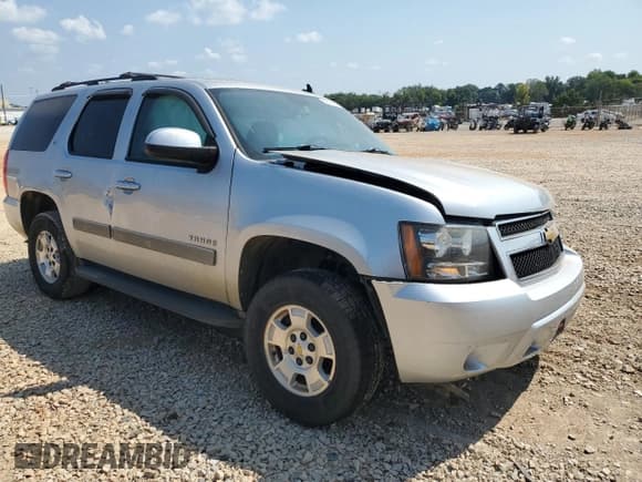 ✅ 2012 Chevrolet Tahoe LT • VIN: 1GNSCBE07CR224281 • Lot: 69745975. Wystawiony na Copart z przebiegiem 203 618 mil. Bezpłatny archiwum sprzedaży aukcyjnych z USA i szczegółowy raport historii pojazdu na DreamBid. Zdjęcie 4.