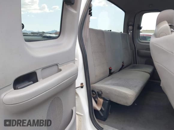 ✅ 2003 Ford F-150 XL • VIN: 1FTRX17L43NB82477 • Лот: 42427957. Опубликован ранее на IAAI с пробегом Не указан. Бесплатный доступ к архиву аукционных продаж из США и подробный отчёт об истории автомобиля на DreamBid. Изображение 8.