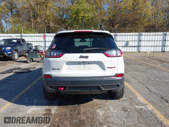 ✅ 2019 Jeep Cherokee Trailhawk Elite • VIN: 1C4PJMBN8KD142426 • Лот: 43564040. Опубликован ранее на IAAI с пробегом 157 220 миль. Бесплатный доступ к архиву аукционных продаж из США и подробный отчёт об истории автомобиля на DreamBid. Изображение 15.