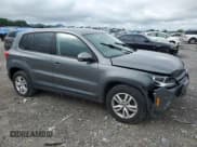 ✅ 2013 Volkswagen Tiguan S • VIN: WVGAV3AX6DW597379 • Лот: 56386515. Опубликован ранее на Copart с пробегом 100 415 миль. Бесплатный доступ к архиву аукционных продаж из США и подробный отчёт об истории автомобиля на DreamBid. Изображение 4.