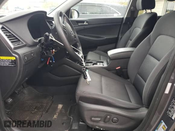 2018 Hyundai Tucson SEL z VIN KM8J3CA44JU764681, wystawiony jako Copart lot #81580545 z przebiegiem 92 403 mil mil oraz Szkoda całkowita • Salvage title. Historia ofert i sprzedaży dostępna na DreamBid. Obrazek 7.