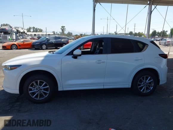 ✅ 2024 Mazda CX-5 S Carbon Edition • VIN: JM3KFBCL8R0401972 • Lot: 43131444. Wystawiony na IAAI z przebiegiem 12 081 mil. Bezpłatny archiwum sprzedaży aukcyjnych z USA i szczegółowy raport historii pojazdu na DreamBid. Zdjęcie 14.