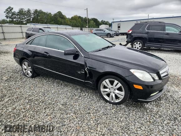 ✅ 2012 Mercedes-Benz E 350 • VIN: WDDKJ5KB8CF134182 • Lot: 83933335. Listed on Copart with 160,156 mi. Free auction sales archive from the USA and detailed vehicle history report at DreamBid. Image 4.