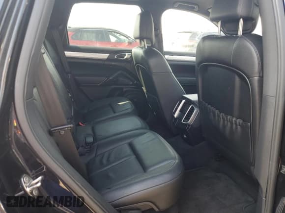 ✅ 2011 Porsche Cayenne S • VIN: WP1AB2A2XBLA55971 • Лот: 47935195. Опубликован ранее на Copart с пробегом 162 045 миль. Бесплатный доступ к архиву аукционных продаж из США и подробный отчёт об истории автомобиля на DreamBid. Изображение 11.