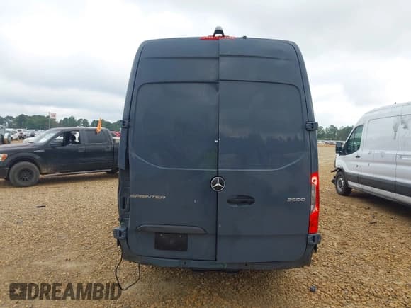 ✅ 2019 Mercedes-Benz Sprinter Cargo • VIN: WD4PF1CD0KP152684 • Lot: 43027796. Wystawiony na IAAI z przebiegiem 424 988 mil. Bezpłatny archiwum sprzedaży aukcyjnych z USA i szczegółowy raport historii pojazdu na DreamBid. Zdjęcie 16.