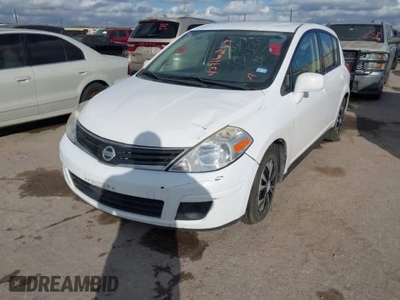 ✅ 2011 Nissan Versa S • VIN: 3N1BC1CP5BL468135 • Lot: 43716217. Wystawiony na IAAI z przebiegiem 173 793 mil. Bezpłatny archiwum sprzedaży aukcyjnych z USA i szczegółowy raport historii pojazdu na DreamBid. Zdjęcie 2.