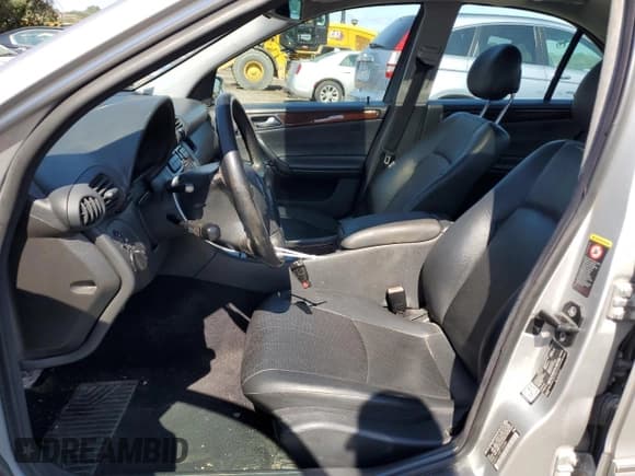 ✅ 2002 Mercedes-Benz C 230/260/280/320 • VIN: WDBRF61J82F183288 • Lot: 80257455. Wystawiony na Copart z przebiegiem 189 543 mil. Bezpłatny archiwum sprzedaży aukcyjnych z USA i szczegółowy raport historii pojazdu na DreamBid. Zdjęcie 7.