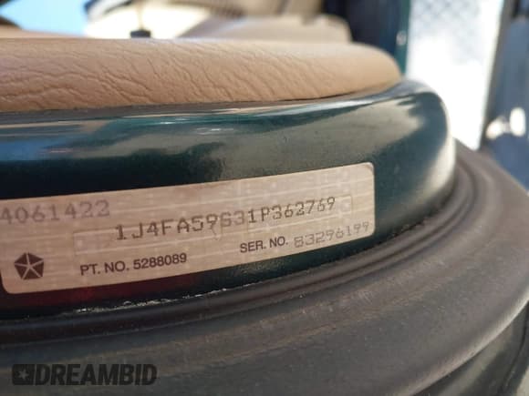 ✅ 2001 Jeep Wrangler Sahara • VIN: 1J4FA59S31P362769 • Лот: 43488240. Опубликован ранее на IAAI с пробегом 178 182 миль. Бесплатный доступ к архиву аукционных продаж из США и подробный отчёт об истории автомобиля на DreamBid. Изображение 9.