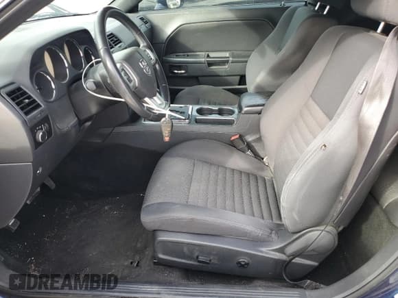 ✅ 2013 Dodge Challenger SXT • VIN: 2C3CDYAG0DH724465 • Lot: 77883374. Wystawiony na Copart z przebiegiem 124 103 mil. Bezpłatny archiwum sprzedaży aukcyjnych z USA i szczegółowy raport historii pojazdu na DreamBid. Zdjęcie 7.