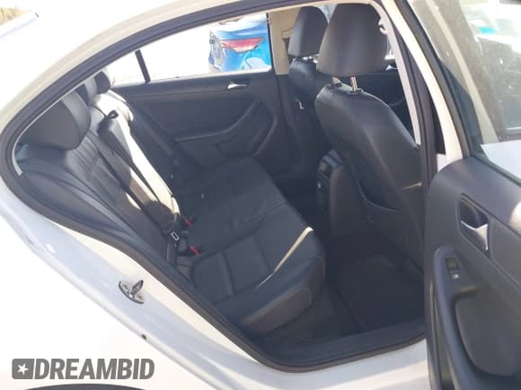 ✅ 2011 Volkswagen Jetta SE • VIN: 3VWBX7AJ6BM114201 • Лот: 43914620. Опубликован ранее на IAAI с пробегом 100 580 миль. Бесплатный доступ к архиву аукционных продаж из США и подробный отчёт об истории автомобиля на DreamBid. Изображение 8.