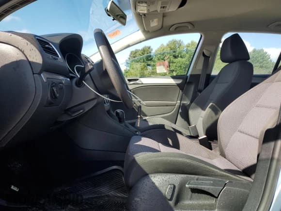 ✅ 2011 Volkswagen Golf • VIN: WVWDB7AJ0BW306319 • Lot: 69981215. Listed on Copart with 132,954 mi. Free auction sales archive from the USA and detailed vehicle history report at DreamBid. Image 7.