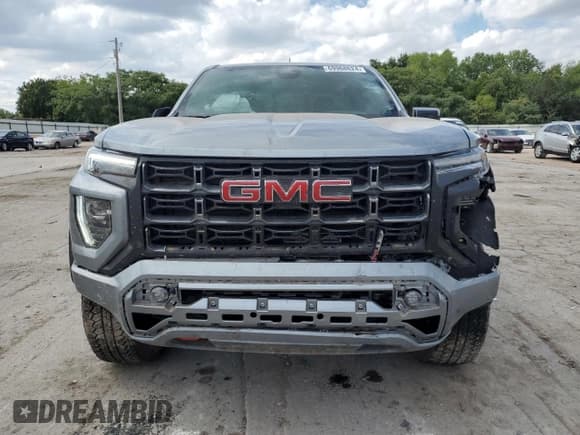 ✅ 2024 GMC Canyon 4WD AT4 • VIN: 1GTP6DEK2R1128570 • Lot: 69968624. Listed on Copart with 4,296 mi. Free auction sales archive from the USA and detailed vehicle history report at DreamBid. Image 5.