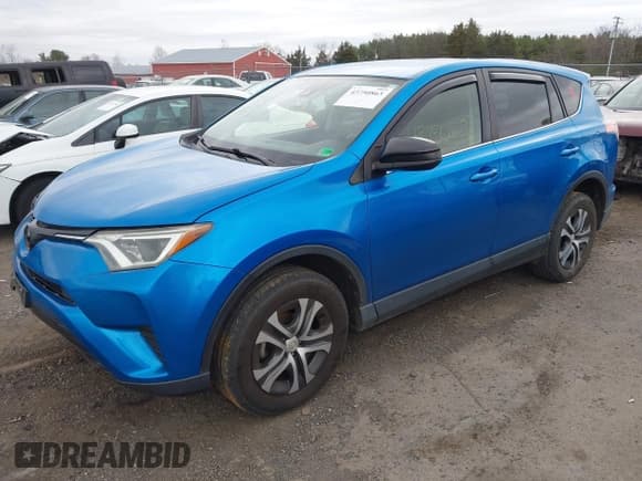 ✅ 2018 Toyota RAV4 LE • VIN: JTMBFREV3JJ195779 • Lot: 43750863. Listed on IAAI with 112,638 mi. Free auction sales archive from the USA and detailed vehicle history report at DreamBid. Image 2.