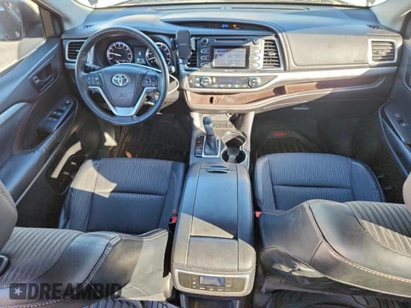 ✅ 2014 Toyota Highlander LE Plus • VIN: 5TDZKRFH6ES016520 • Lot: 94329435. Wystawiony na Copart z przebiegiem 103 252 mil. Bezpłatny archiwum sprzedaży aukcyjnych z USA i szczegółowy raport historii pojazdu na DreamBid. Zdjęcie 8.